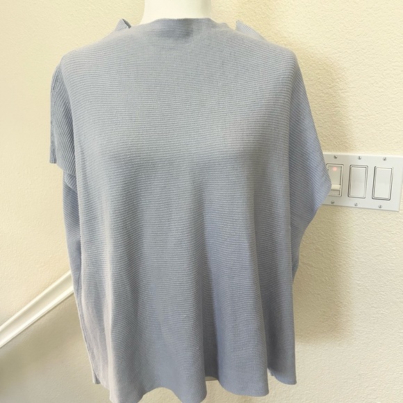 Eileen Fisher Sz. L/XL Light Blue Organic Linen Cotton
Blend Oversized Sweater - Picture 1 of 9